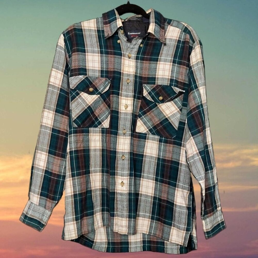 Dual pocket lined long sleeve plaid flannel shirt